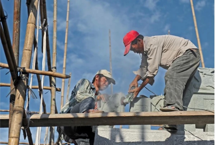 让建筑工人干得安“薪”住得舒心